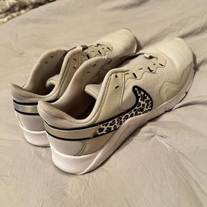 Super cute Nikes with leopard detail!